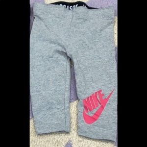 Infant grey Nike leggings w/pink check